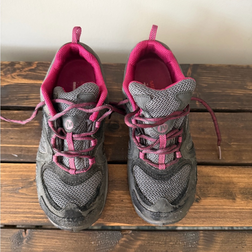 Merrell Women’s Sneakers in Gray and Pink